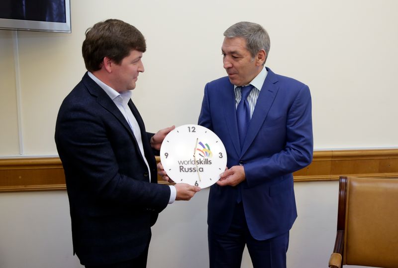 Абдусамад Гамидов: «Наша задача - повысить престиж рабочих специальностей»