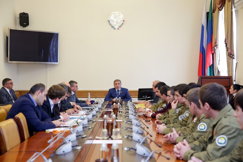 Абдусамад Гамидов: «Наша задача - повысить престиж рабочих специальностей»