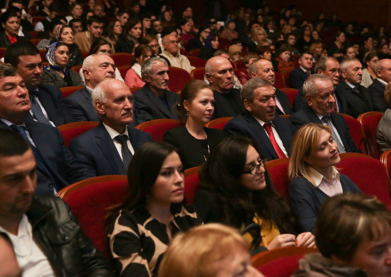 Глава Дагестана побывал на концерте Государственного симфонического оркестра республики