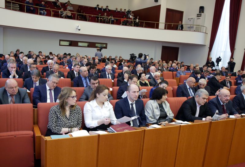 Премьер-министр Дагестана Абдусамад Гамидов выступил на 54-й сессии Народного Собрания РД