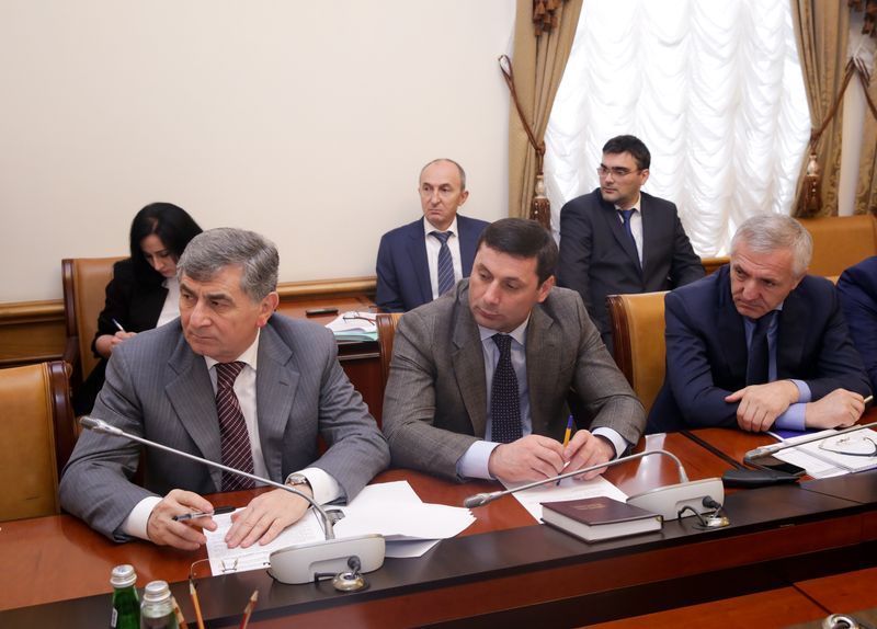 В Правительстве Дагестана обсужден проект республиканского бюджета  на 2016 год