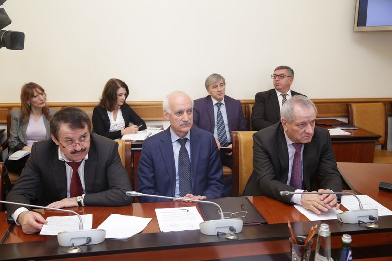 В Правительстве Дагестана обсужден проект республиканского бюджета  на 2016 год