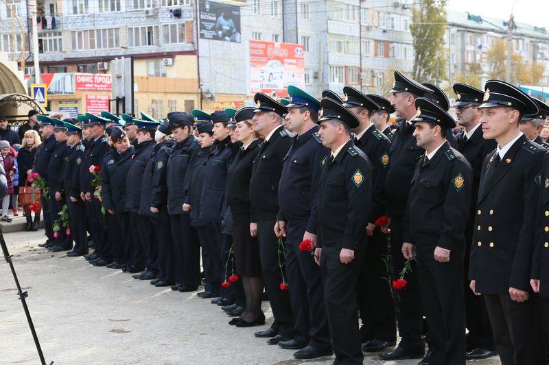 Траурный митинг памяти жертв теракта 1996 года состоялся в Каспийске