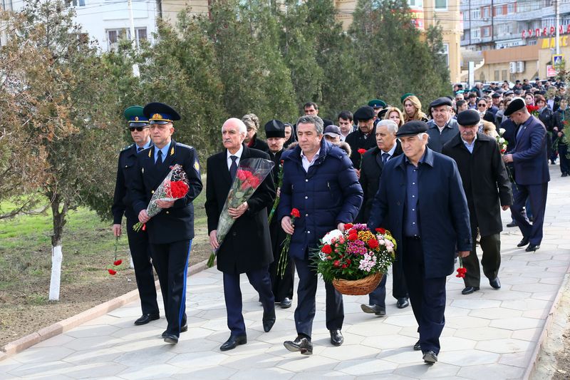 Траурный митинг памяти жертв теракта 1996 года состоялся в Каспийске