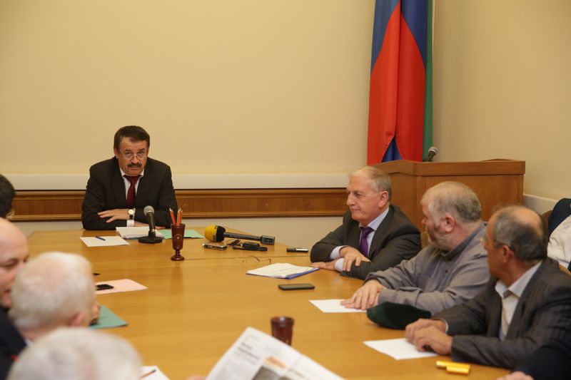 Под руководством Магомеда Исаева обсуждены проблемы «дальнобойщиков»