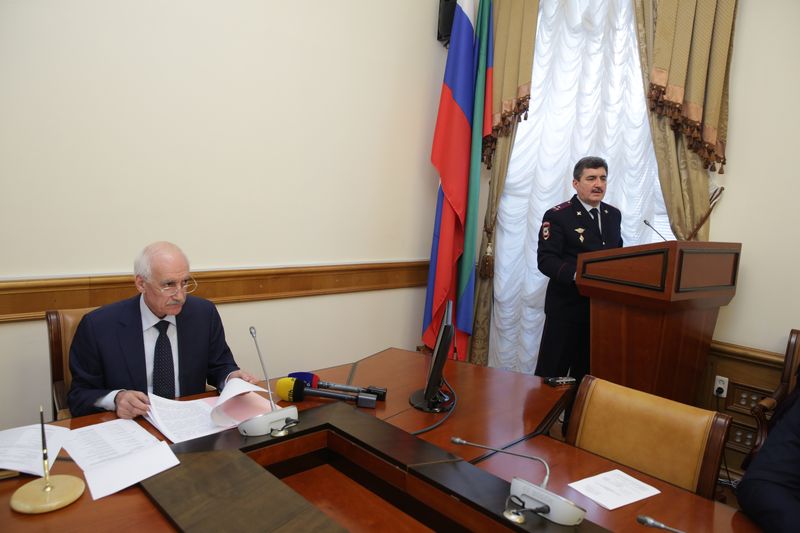 Рамазан Джафаров провел заседание комиссии по профилактике правонарушений при Правительстве Дагестана