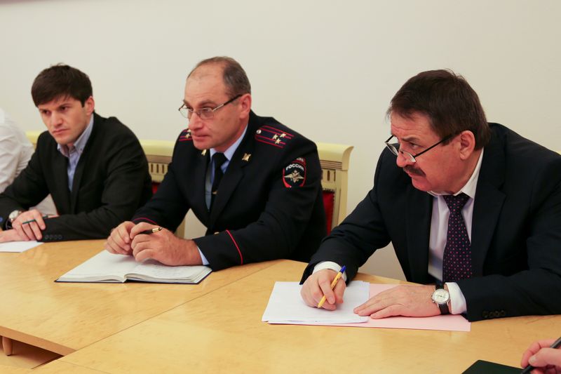В Правительстве Дагестана ежечасно прослеживают ситуацию с аварией на линии электропередач в горных районах Дагестана.