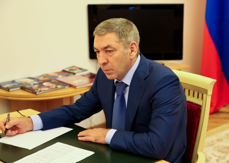 В Правительстве Дагестана ежечасно прослеживают ситуацию с аварией на линии электропередач в горных районах Дагестана.