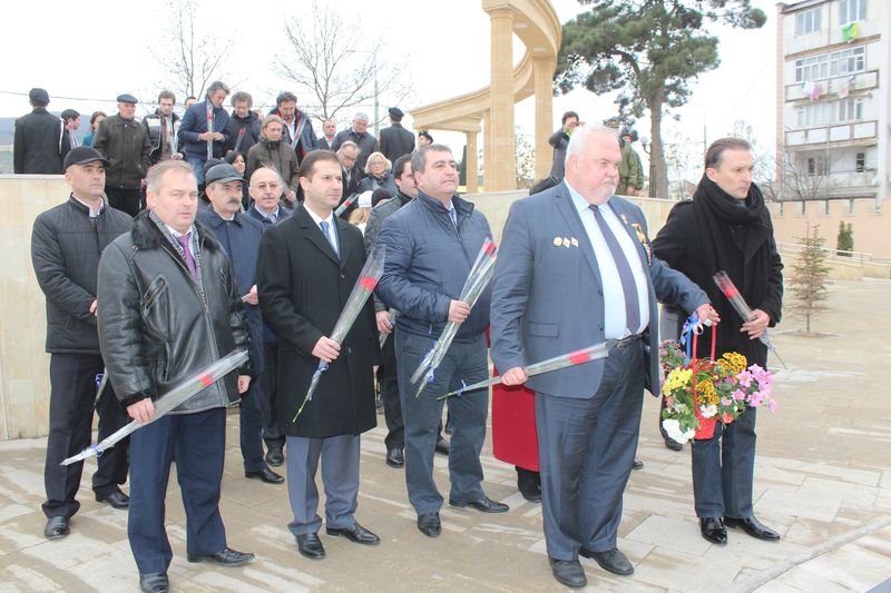 В Дербенте прошла всенародная акция «Наш голос против нацизма, экстремизма и терроризма»