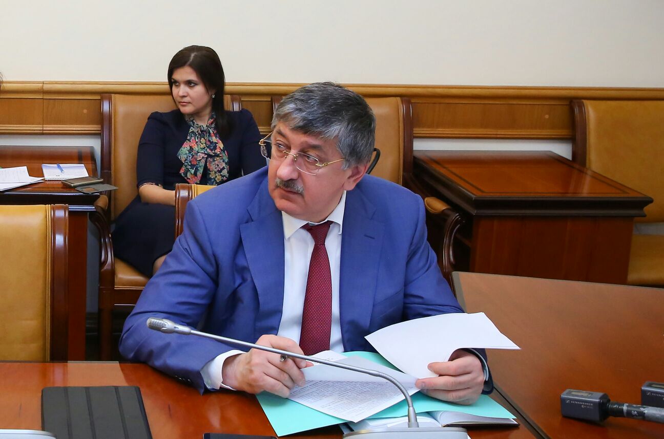 Под руководством Рамазана Алиева обсуждены итоги реализации приоритетного проекта развития РД «Обеление» экономики»