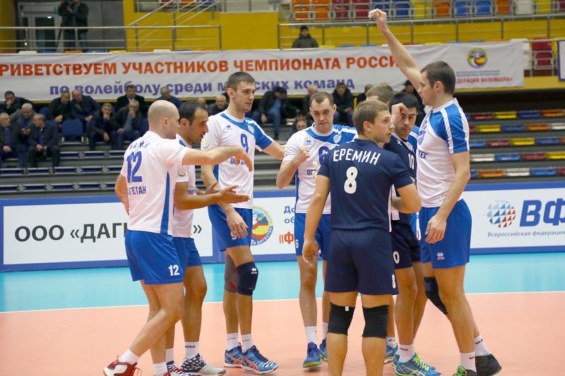 «Дагестан» обыграл «Академию» в первой игре 8-го тура чемпионата России по волейболу