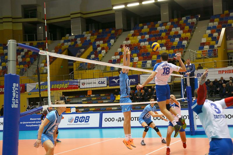 «Дагестан» обыграл «Академию» в первой игре 8-го тура чемпионата России по волейболу