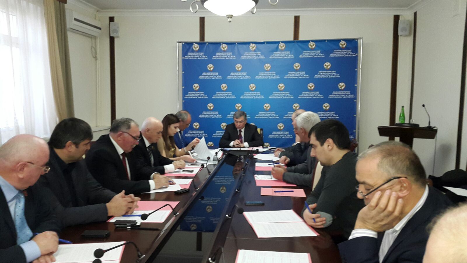 В Минстрое РД под руководством заместителя председателя Правительства Гасана Идрисова прошло заседание Лицензионной комиссии РД