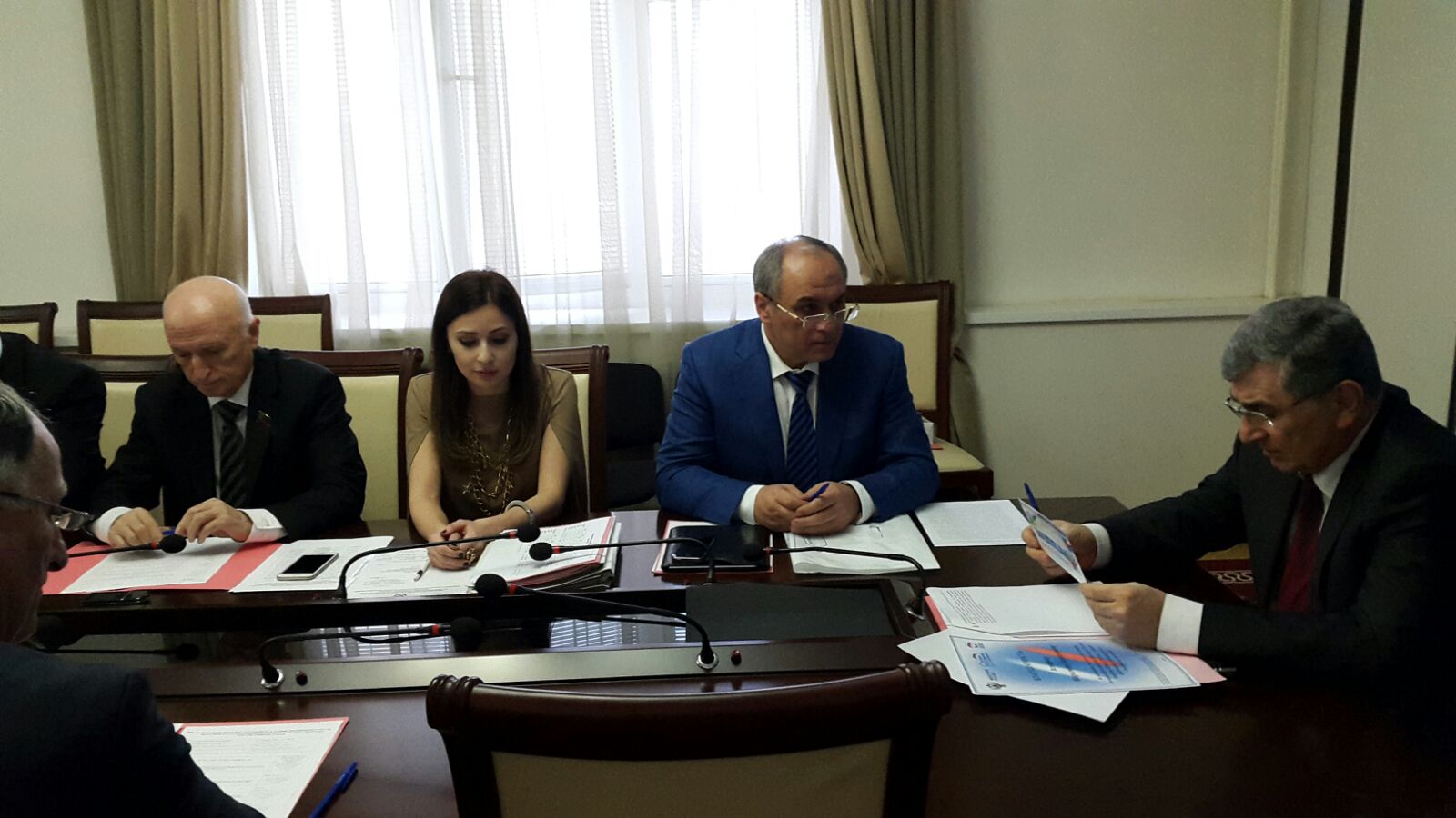 В Минстрое РД под руководством заместителя председателя Правительства Гасана Идрисова прошло заседание Лицензионной комиссии РД
