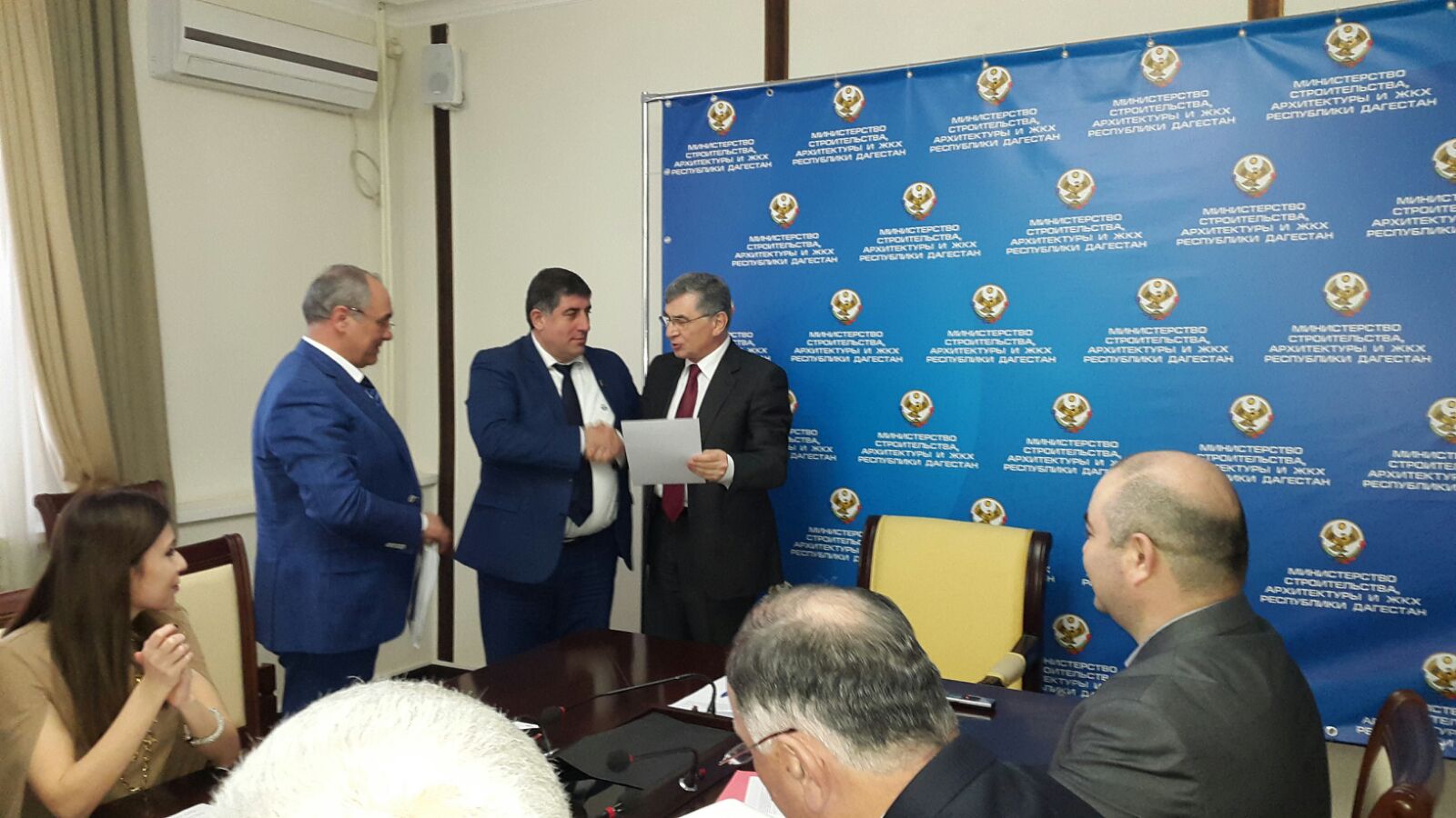 В Минстрое РД под руководством заместителя председателя Правительства Гасана Идрисова прошло заседание Лицензионной комиссии РД