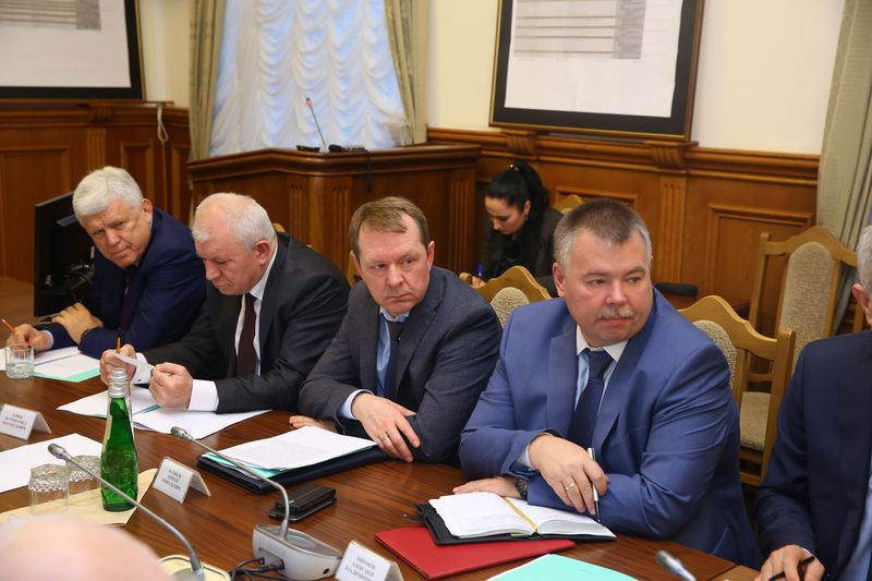 Под руководством Главы Дагестана Рамазана Абдулатипова обсуждены вопросы соблюдения прав человека в РД