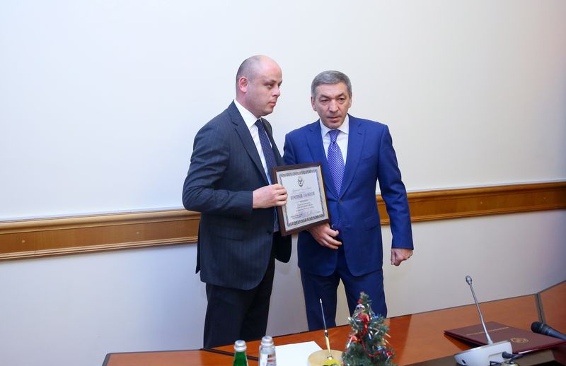 В Правительстве Дагестана награждены активные участники мероприятий в рамках подготовки и празднования 2000-летия г. Дербента