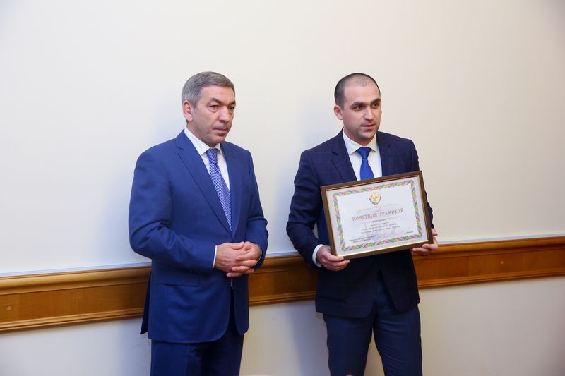 В Правительстве Дагестана награждены активные участники мероприятий в рамках подготовки и празднования 2000-летия г. Дербента