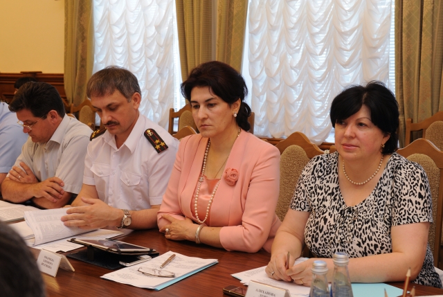 Под руководством Магомеда Абдулаева прошло заседание Антинаркотической комиссии в РД
