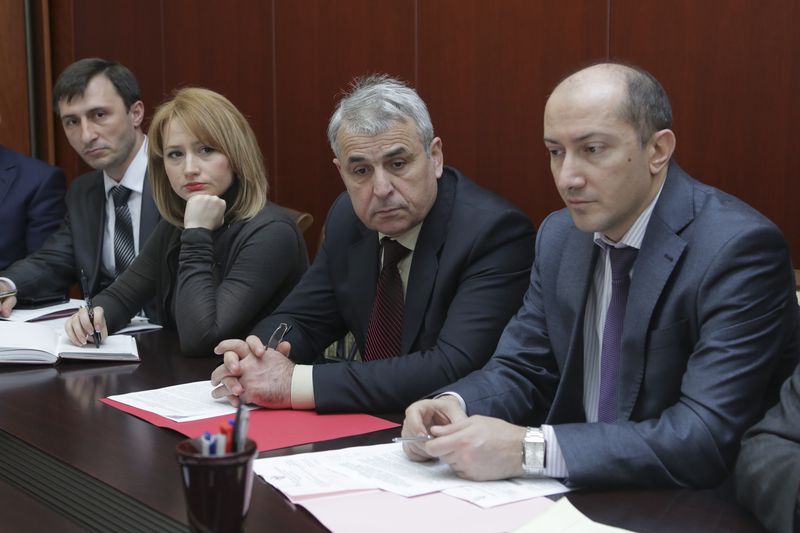 Под руководством Анатолия Карибова обсужден ход реализации приоритетного проекта «Человеческий капитал»