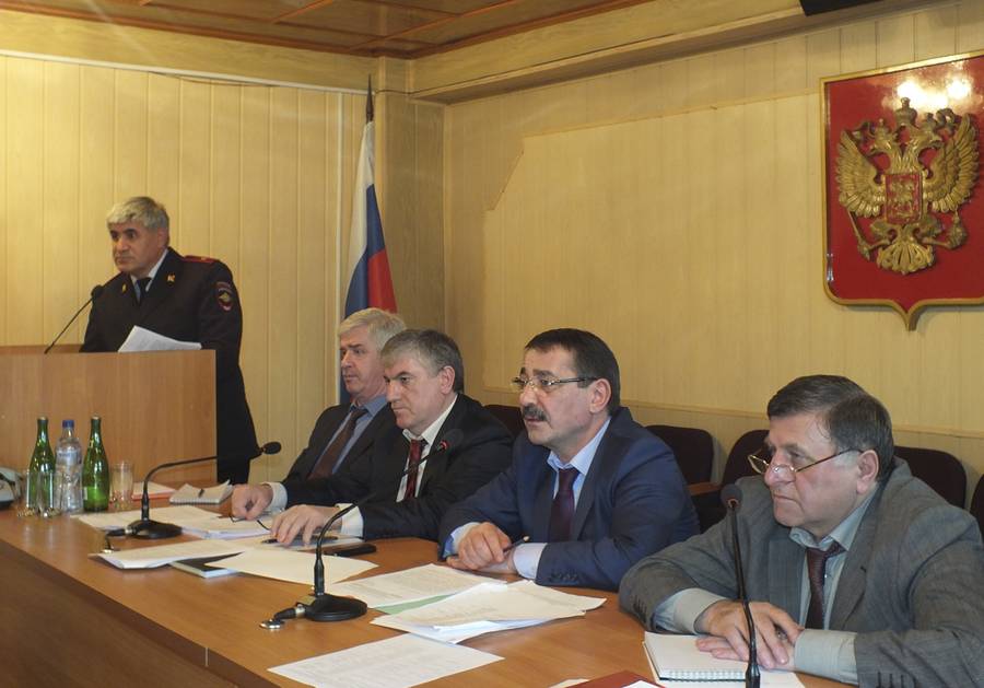 В Хасавюрте прошло совещание по вопросам упорядочения торговой деятельности на розничных рынках