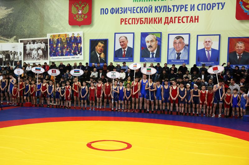 Более 300 борцов греко-римского стиля выступают на турнире памяти Сураката Асиятилова