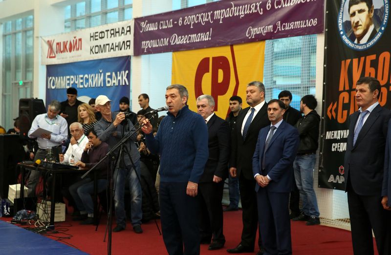 Более 300 борцов греко-римского стиля выступают на турнире памяти Сураката Асиятилова