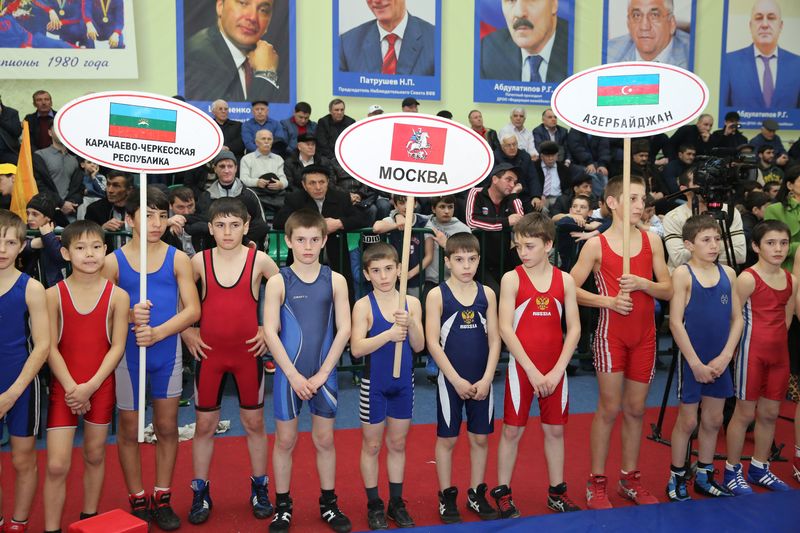 Более 300 борцов греко-римского стиля выступают на турнире памяти Сураката Асиятилова