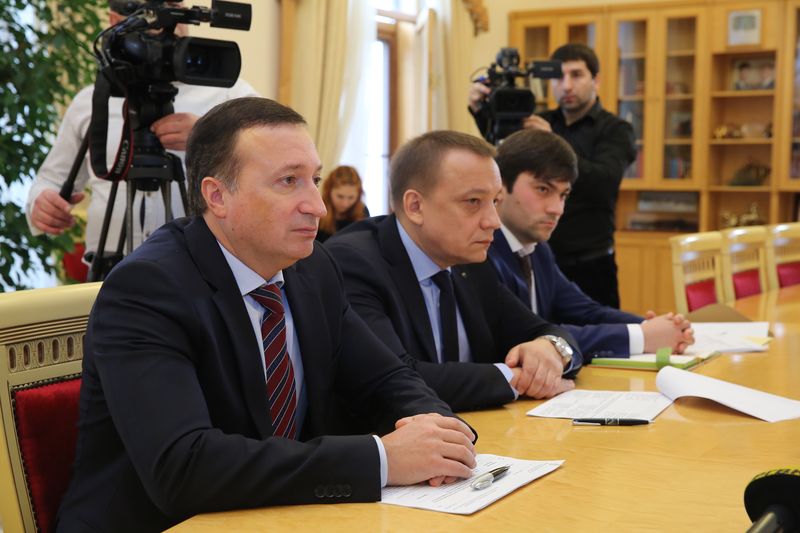 Правительство республики и дагестанское отделение Сбербанка России разработали «дорожную карту» по сотрудничеству