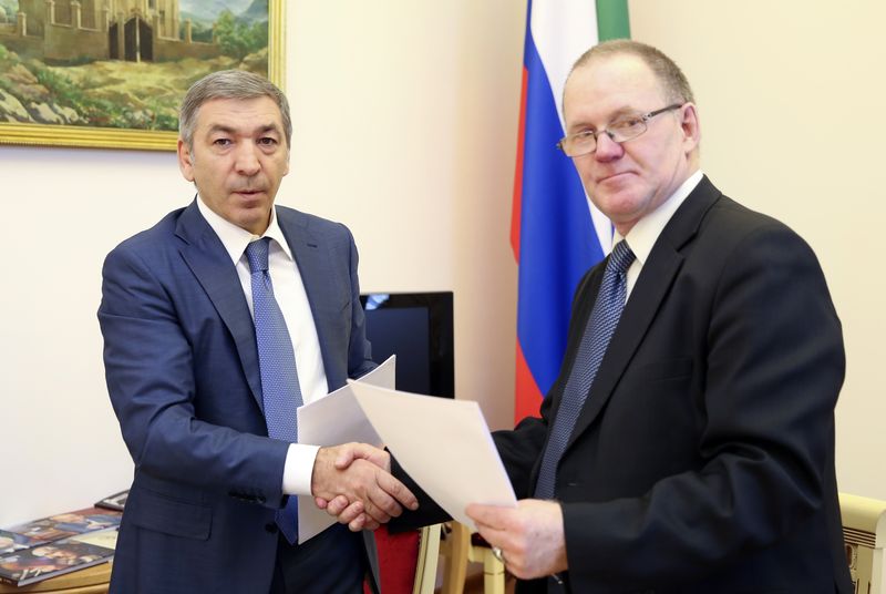 Абдусамад Гамидов и первый вице-президент Международной ассоциации «Великий Шелковый Путь» подписали меморандум