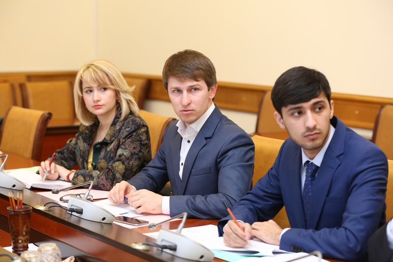 Под руководством Раюдина Юсуфова обсуждены вопросы реализации приоритетного проекта «Обеление» экономики»