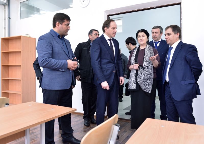 Лев Кузнецов посетил махачкалинскую гимназию №37