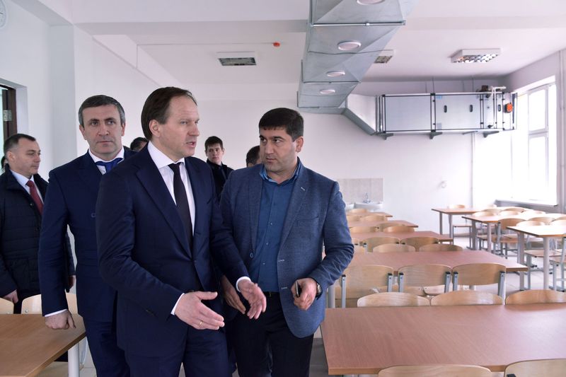 Лев Кузнецов посетил махачкалинскую гимназию №37