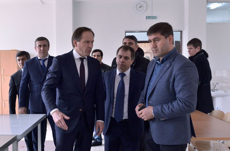Лев Кузнецов посетил махачкалинскую гимназию №37