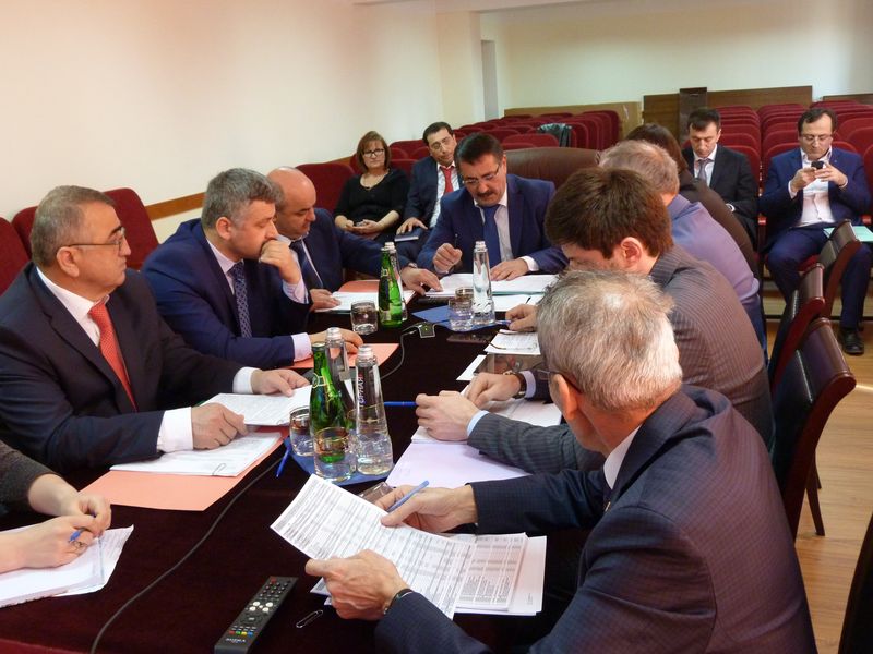 Под руководством Шамиля Исаева обсуждены вопросы погашения задолженности за поставленные энергоресурсы