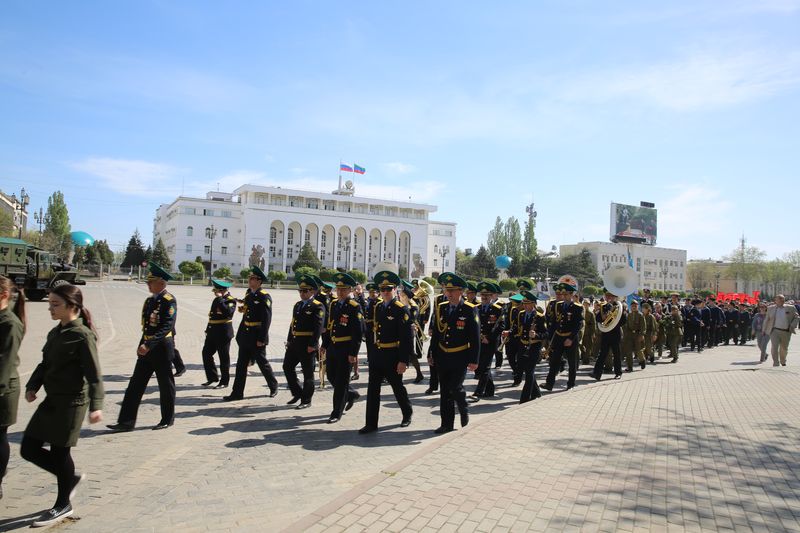 Около 1 тысячи человек приняли участие в открытии Вахты памяти в Махачкале
