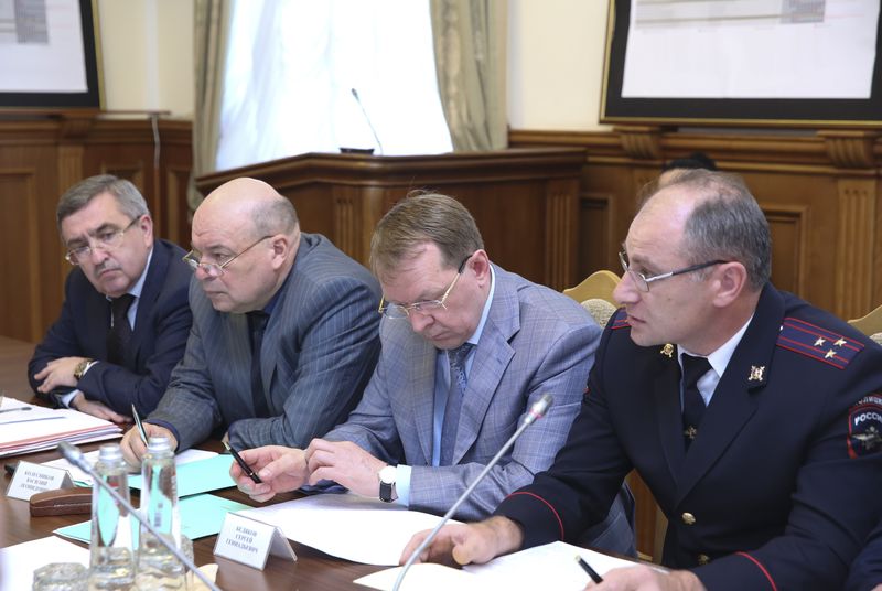 В Правительстве Дагестана обсуждены вопросы обеспечения общественной безопасности в дни проведения майских праздников