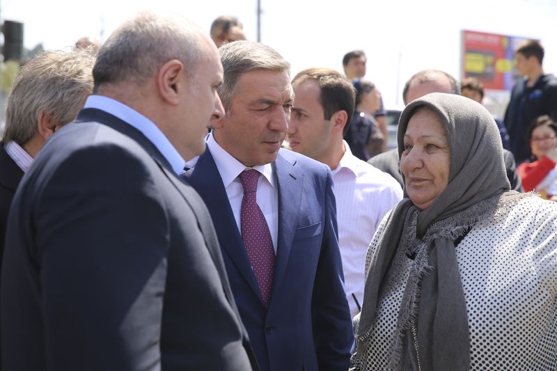 Абдусамад Гамидов принял участие в открытии сквера в Махачкале