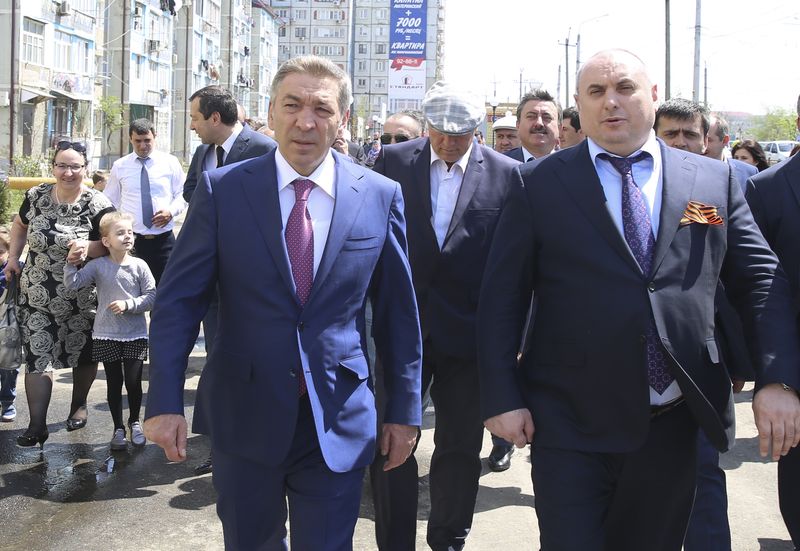 Абдусамад Гамидов принял участие в открытии сквера в Махачкале