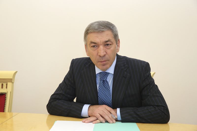 Председатель Правительства РД встретился с зам.руководителя Госкадастра