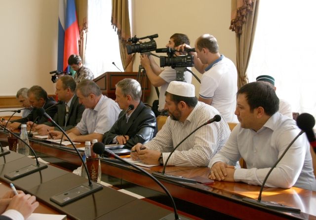 Обсуждены вопросы подготовки к хаджу 2012 года
