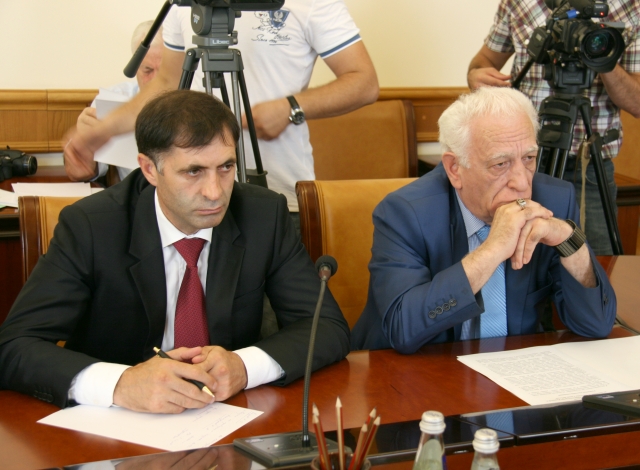 Обсуждены вопросы подготовки к хаджу 2012 года