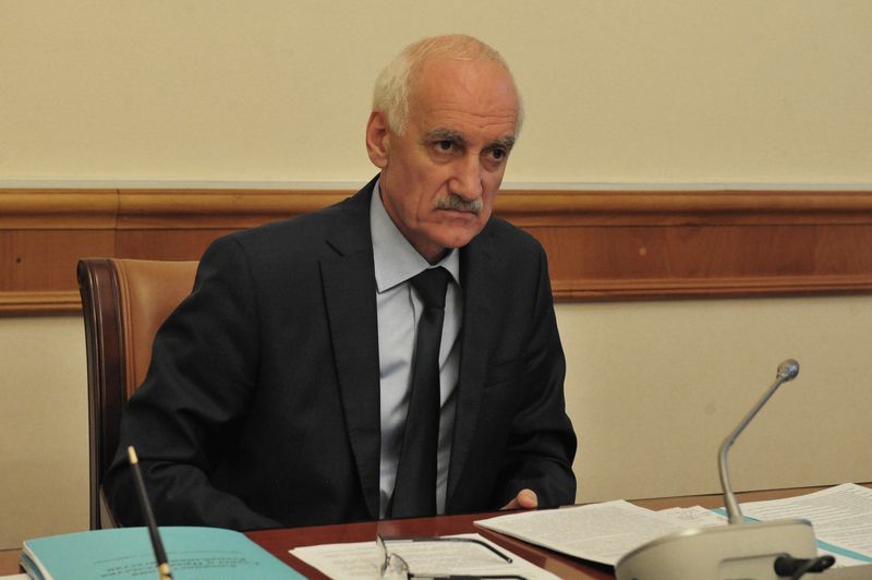 Под руководством Рамазана Джафарова прошло заседание Правительственной комиссии РД по обеспечению безопасности дорожного движения