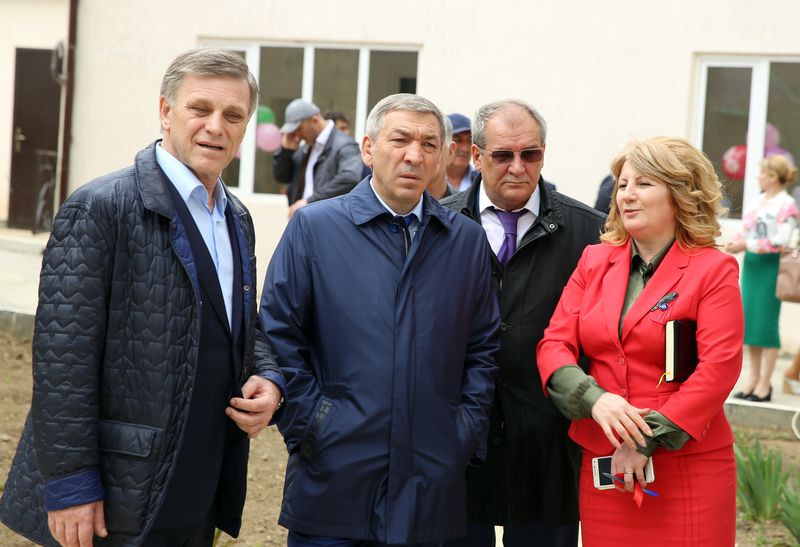 Абдусамад Гамидов ознакомился с ходом капремонта в поликлиниках города Дербента