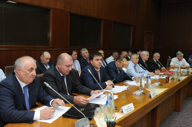Под руководством Магомеда Абдулаева прошло расширенное заседание Антинаркотической комиссии в Республике Дагестан