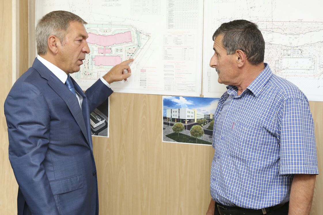 Абдусамад Гамидов проинспектировал ход строительства  Перинатального центра в Махачкале