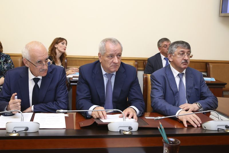 Абдусамад Гамидов: «Необходимо обеспечить реализацию товара сельхозпроизводителей»
