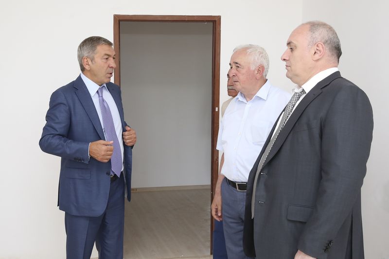 Абдусамад Гамидов проинспектировал ряд строящихся объектов в Махачкале и Каспийске