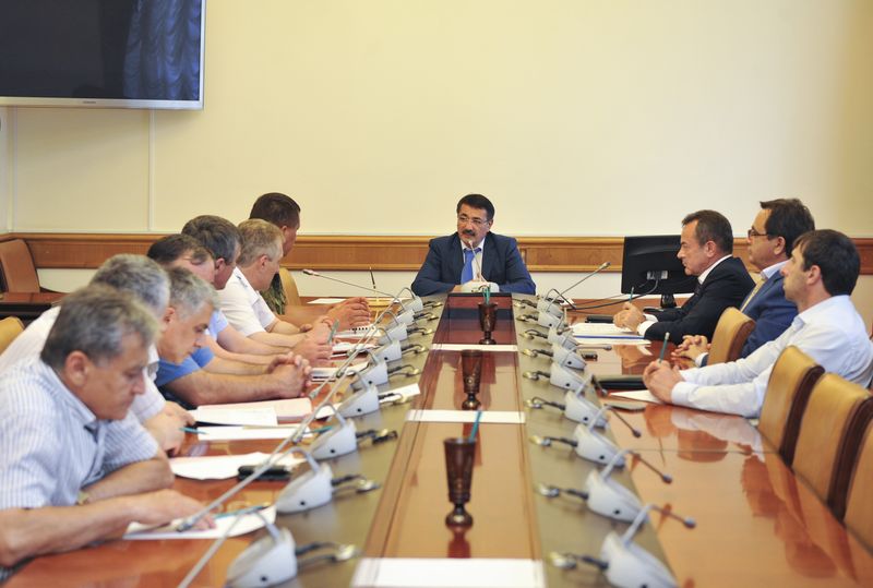 Под руководством Шамиля Исаева обсуждены вопросы реконструкции газопровода Моздок-Казимагомед