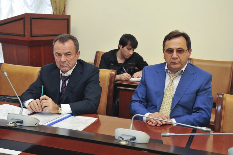 Под руководством Шамиля Исаева обсуждены вопросы реконструкции газопровода Моздок-Казимагомед